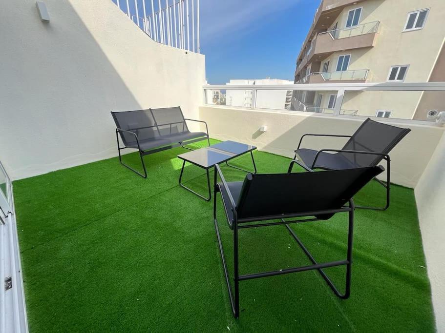 Appartement Penthouse St Paul'S Bay à San Pawl il-Baħar Extérieur photo